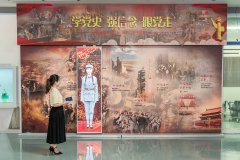 電動滑軌虛擬講解員-背景燈箱款