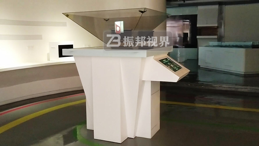 產品展廳中的全息展示柜