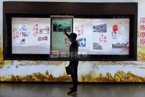 如何讓學校展廳更具科技感？滑軌屏演示系統(tǒng)會是答案嗎？