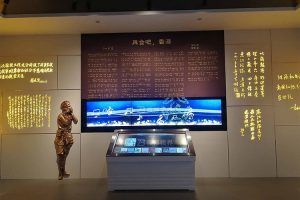 如何巧妙地借助雙屏聯動技術，實現展示手段的多樣化與創新？