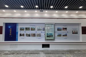 嵌入式軌道與多點位屏幕聯動，打造自定義的模塊化數字展陳方案。