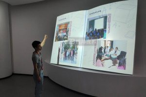 沉浸式文博展廳設計：投影翻書互動應用，讓文物故事活靈活現！
